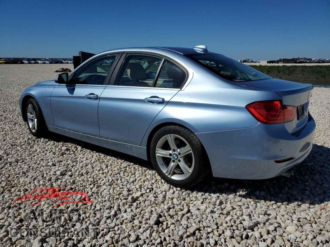 BMW 3 SERIES 2015 - WBA3C1C59FK118429