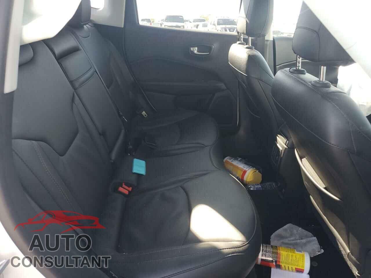 JEEP COMPASS 2019 - 3C4NJDCB7KT812215