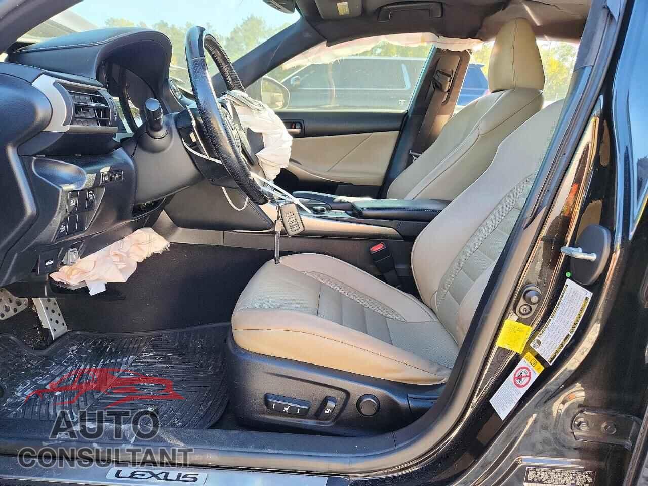 LEXUS IS 2017 - JTHBA1D28H5051055