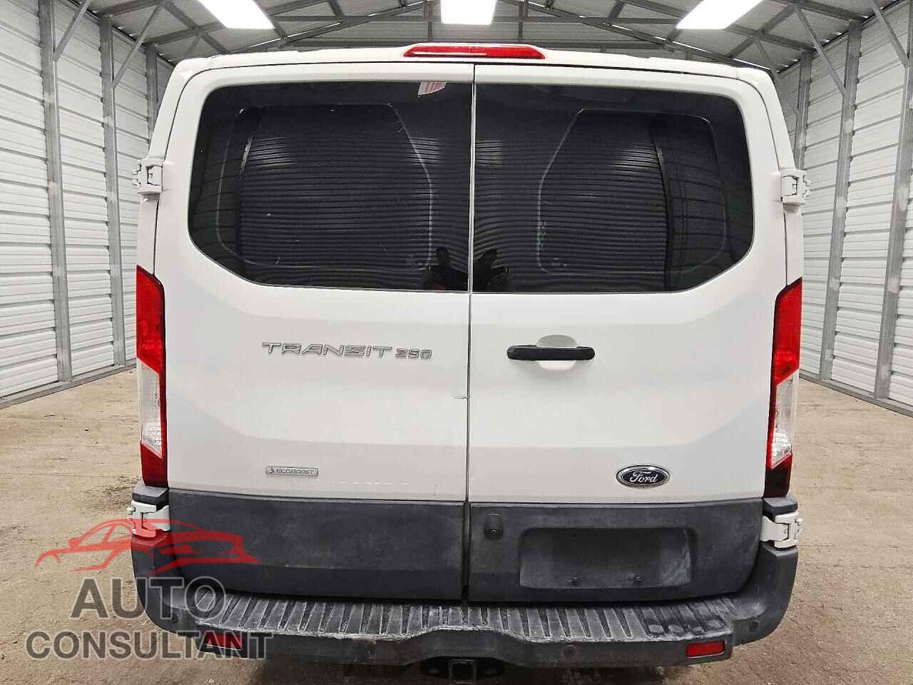 FORD TRANSIT 2016 - 1FTYR1YG2GKA82330