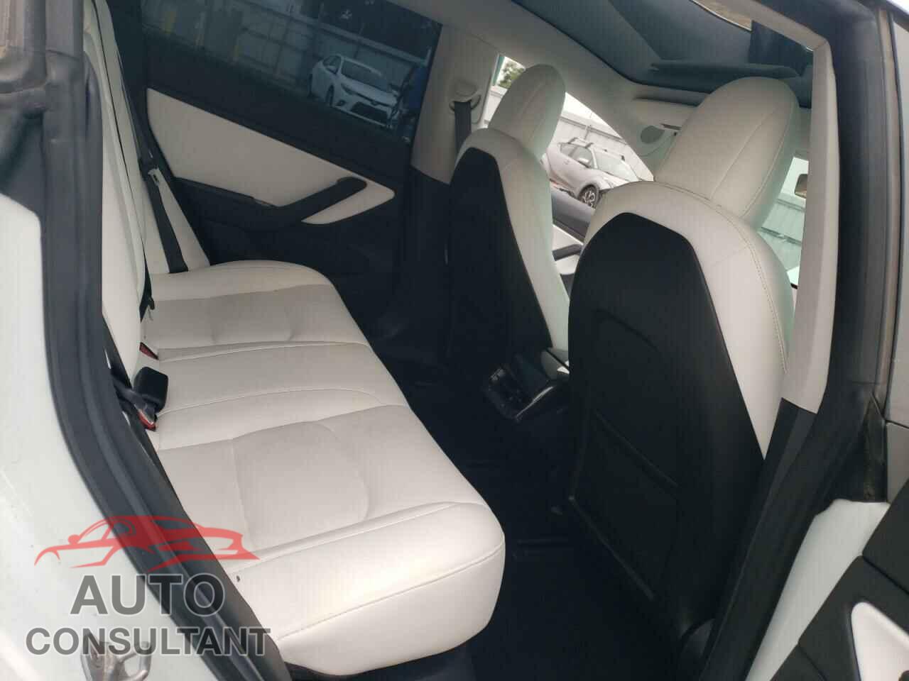 TESLA MODEL 3 2018 - 5YJ3E1EB1JF074903