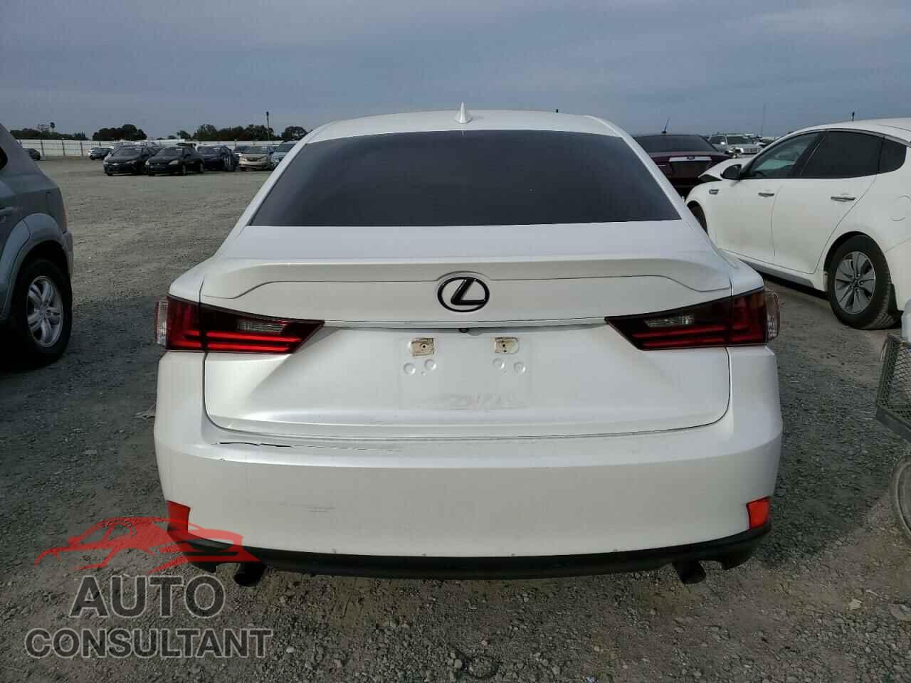 LEXUS IS 2016 - JTHBA1D25G5032879