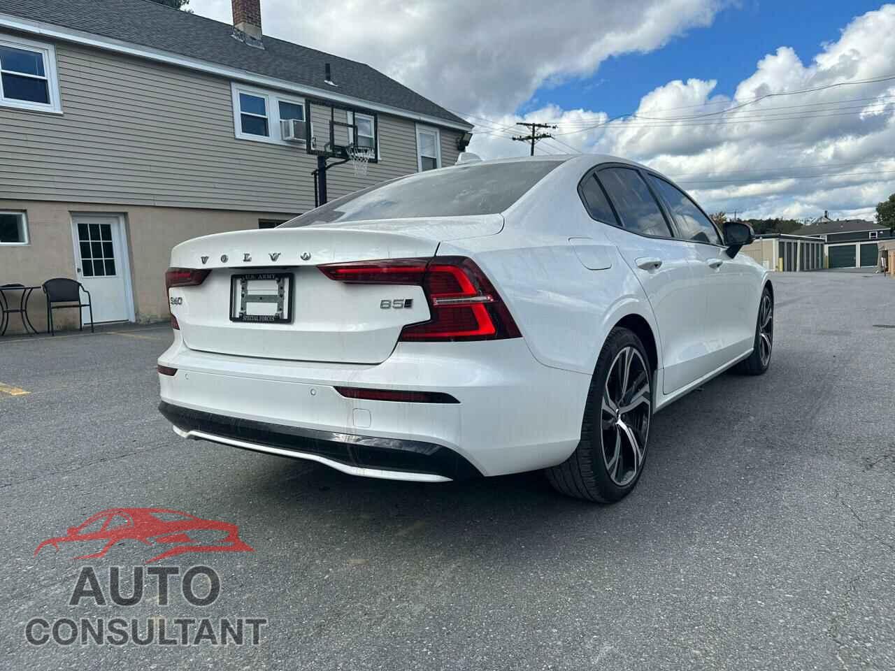 VOLVO S60 CORE 2024 - 7JRL12TK2RG322728