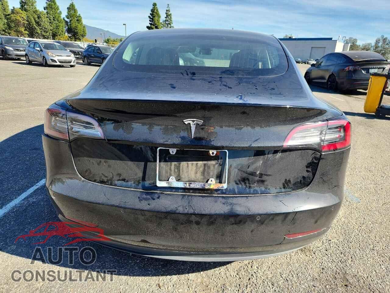 TESLA MODEL 3 2018 - 5YJ3E1EA8JF108827