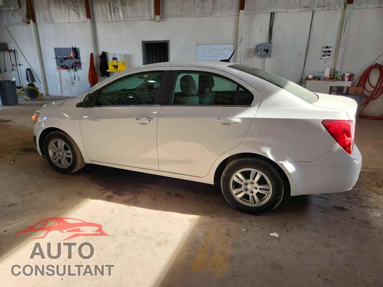 CHEVROLET SONIC 2014 - 1G1JC5SH8E4110492