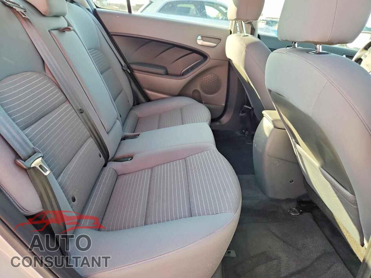 KIA FORTE 2017 - 3KPFL4A70HE149676