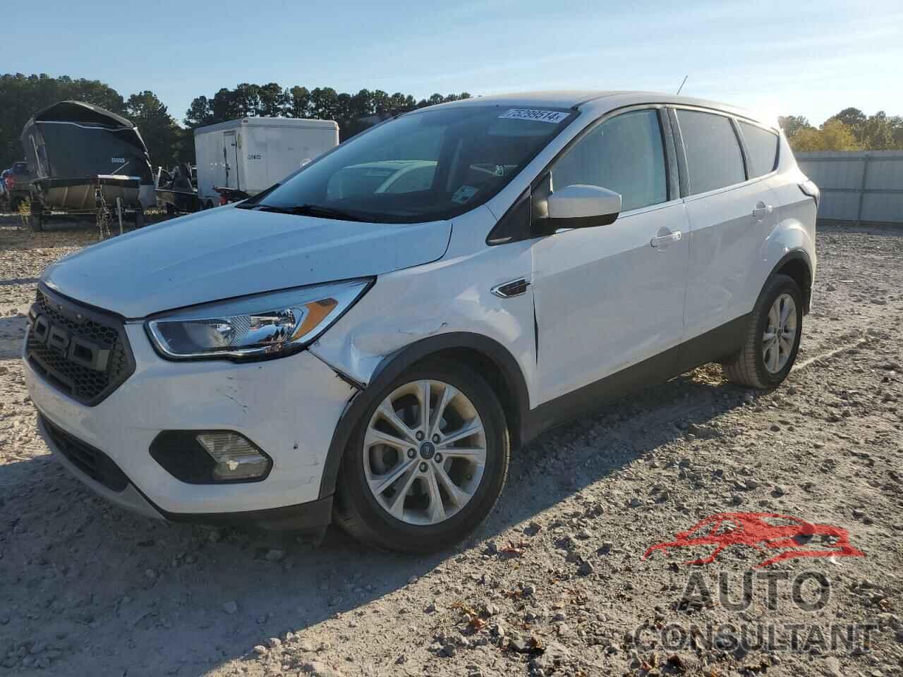 FORD ESCAPE 2017 - 1FMCU0GD5HUC59979