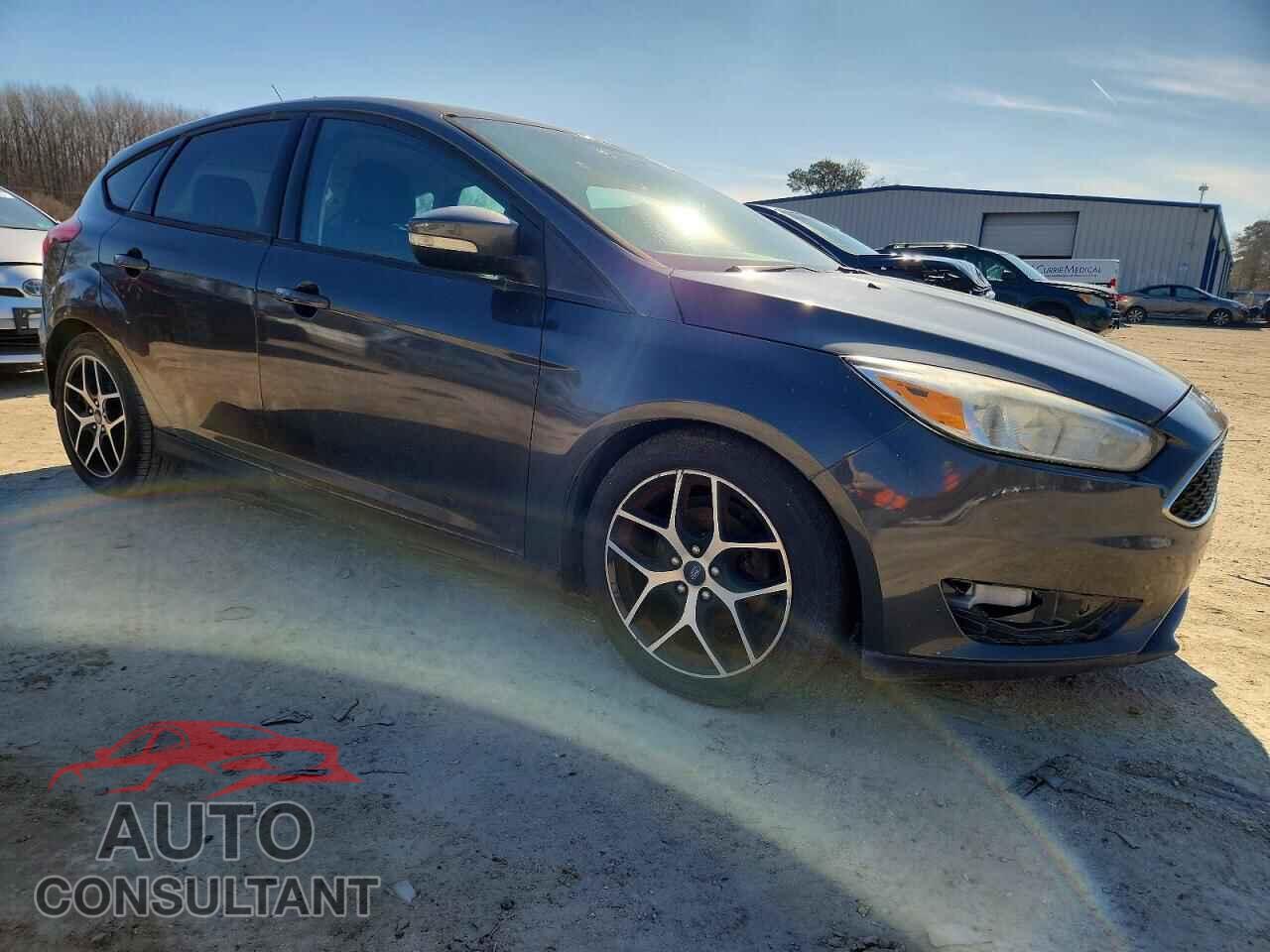 FORD FOCUS 2017 - 1FADP3K22HL208877