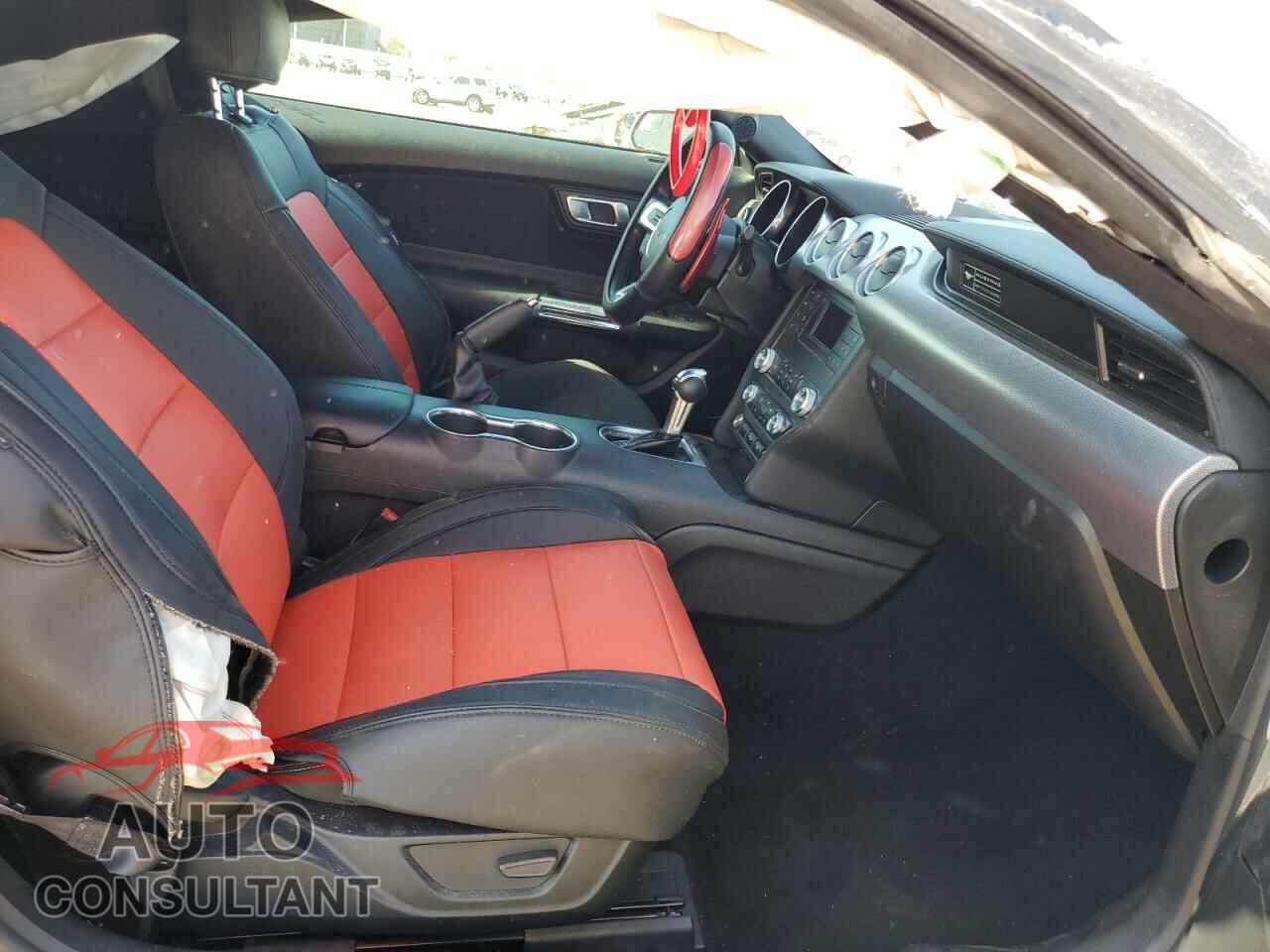 FORD MUSTANG 2020 - 1FA6P8CF5L5124900