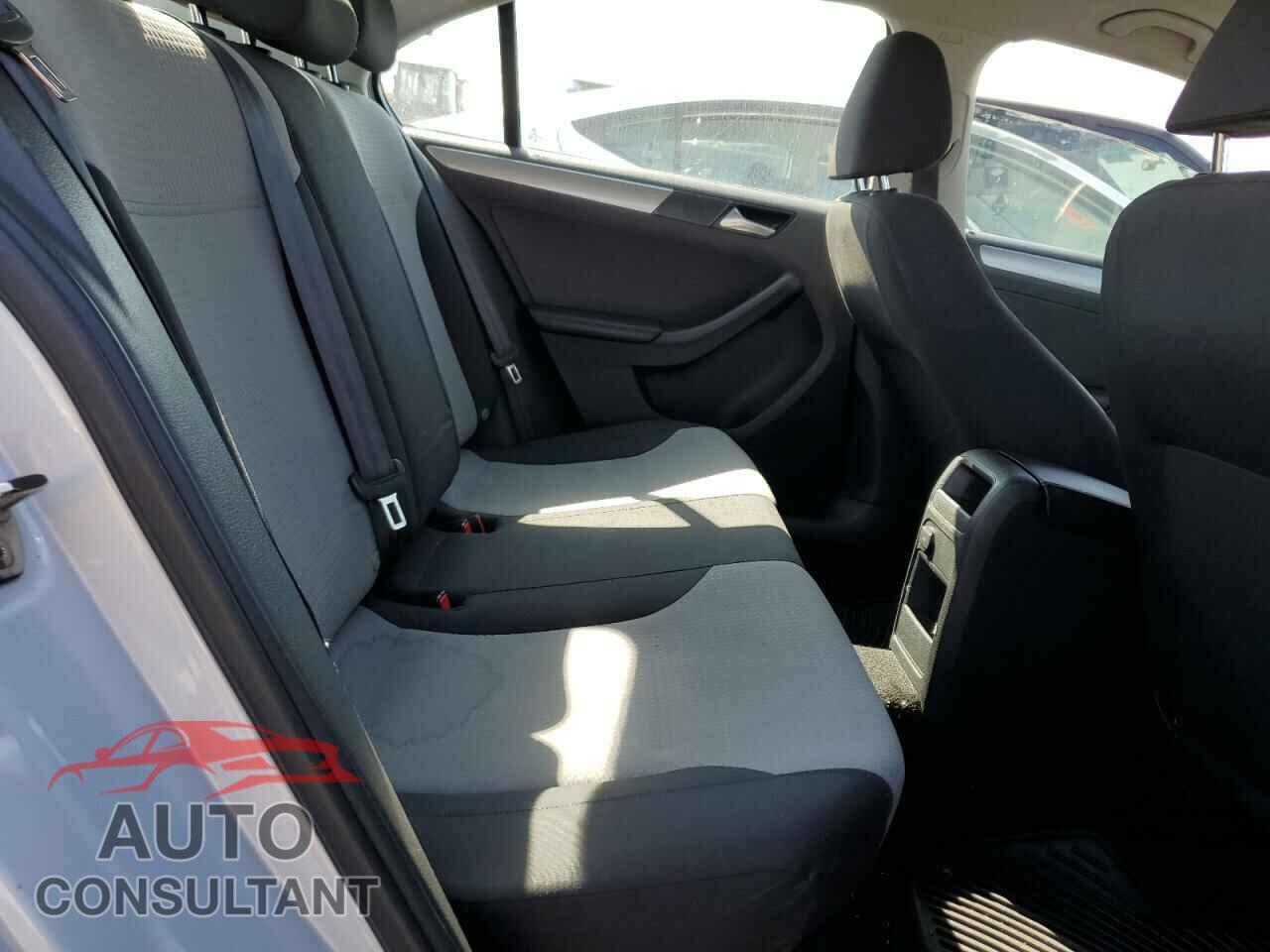 VOLKSWAGEN JETTA 2017 - 3VW2B7AJ6HM371477