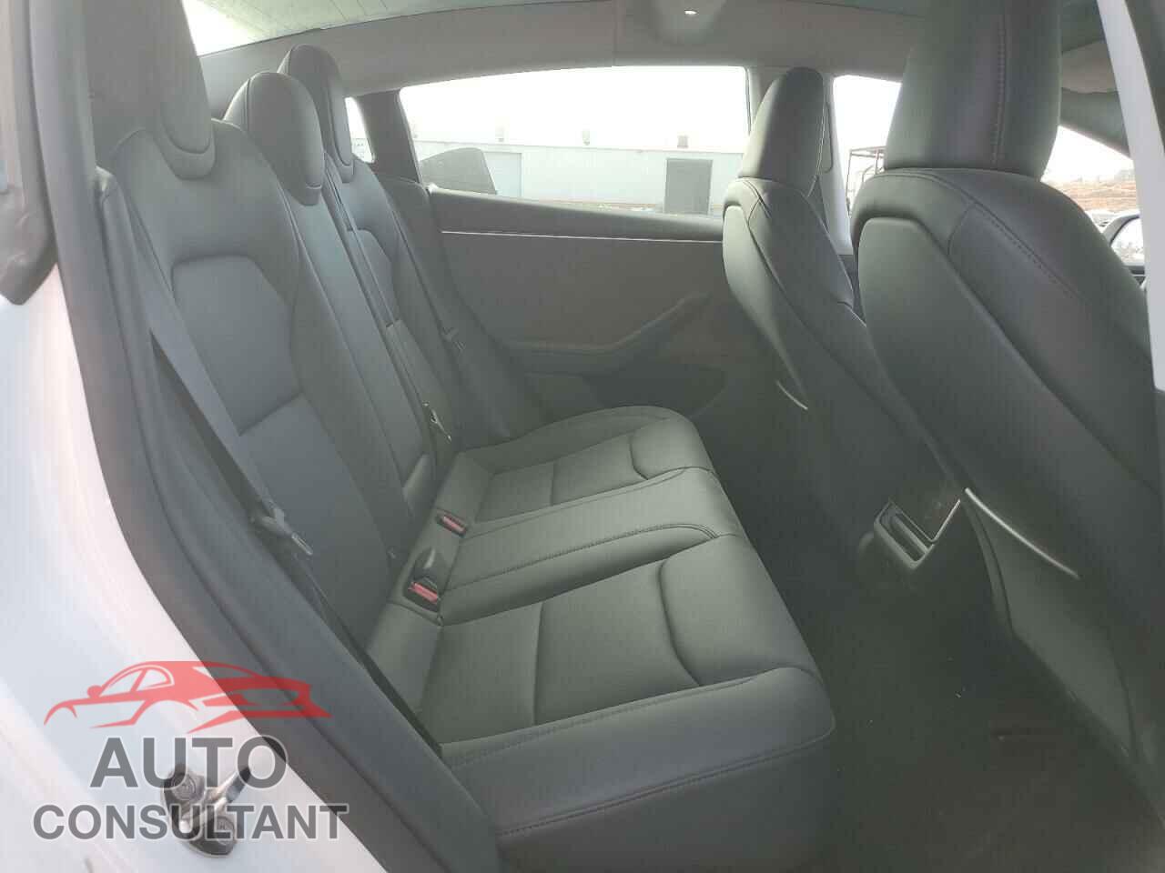 TESLA MODEL 3 2024 - 5YJ3E1EA8RF853170