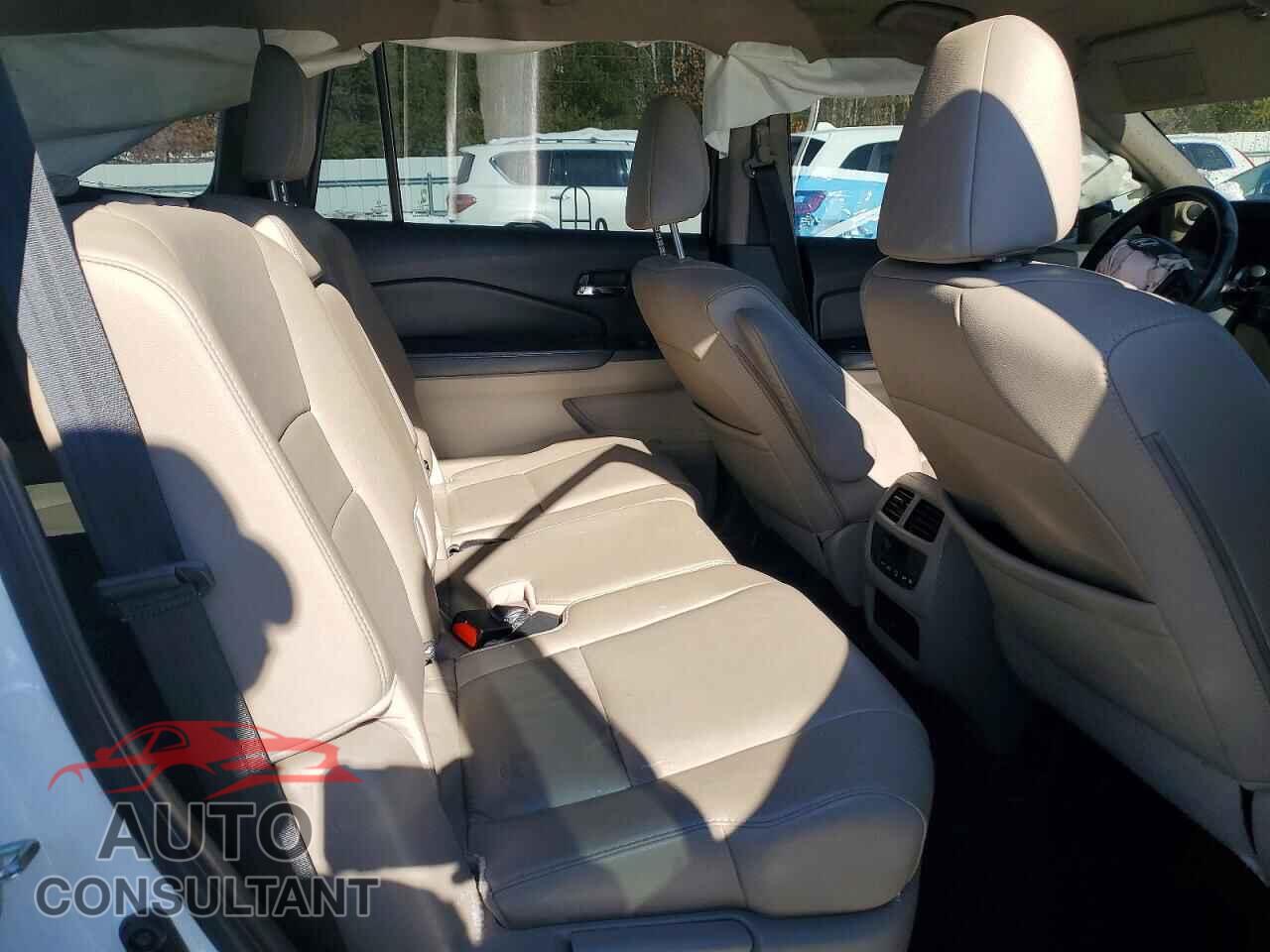 HONDA PILOT 2016 - 5FNYF6H78GB026136