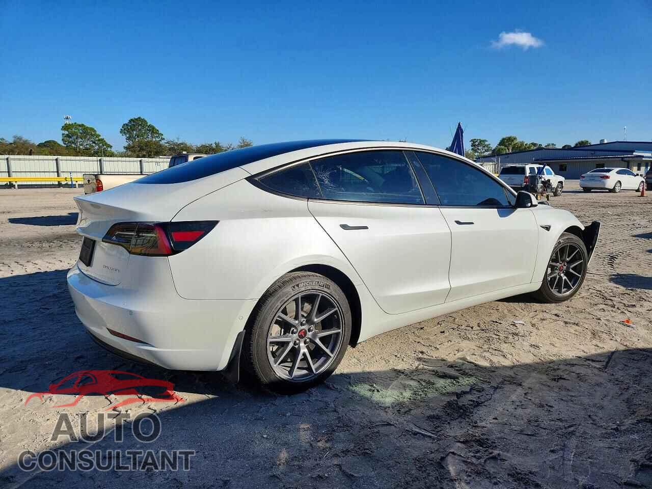 TESLA MODEL 3 2021 - 5YJ3E1EB9MF099181