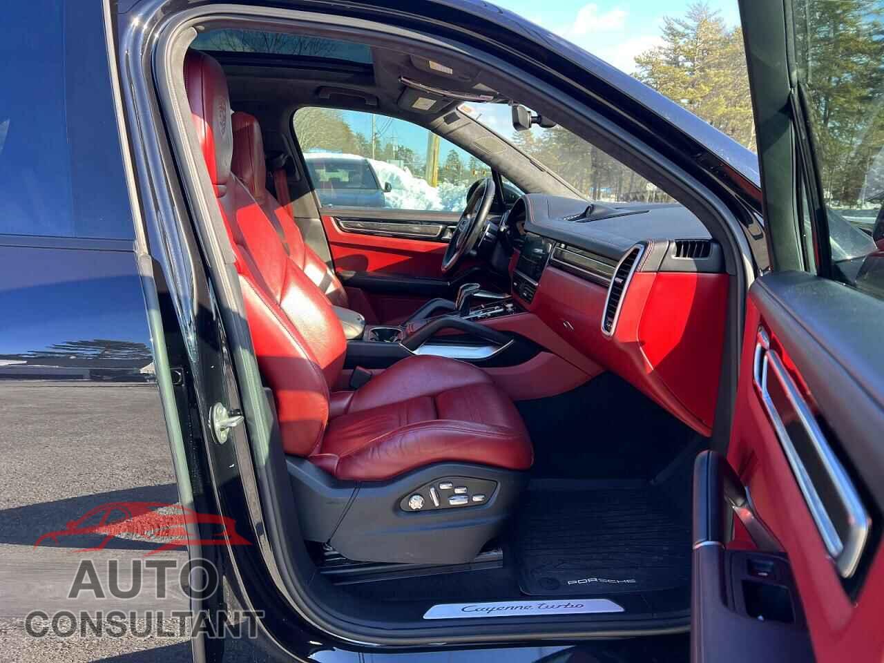 PORSCHE CAYENNE 2019 - WP1AF2AY5KDA80246