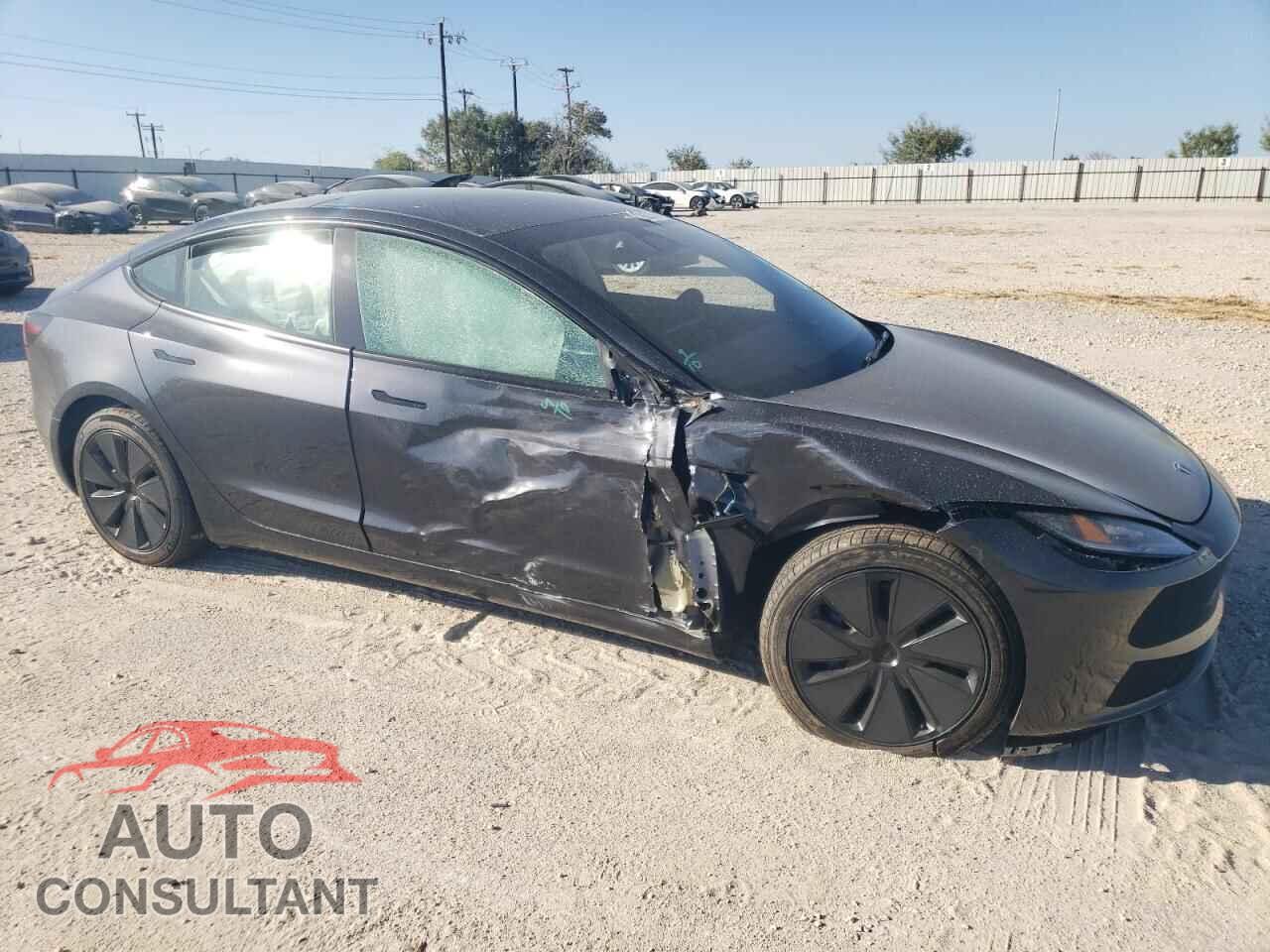 TESLA MODEL 3 2024 - 5YJ3E1EB2RF819461