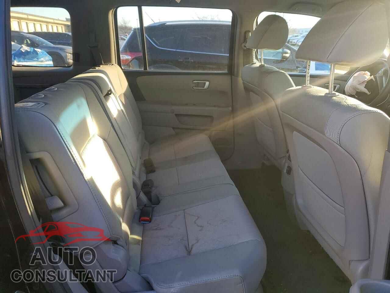 HONDA PILOT 2014 - 5FNYF4H4XEB015534
