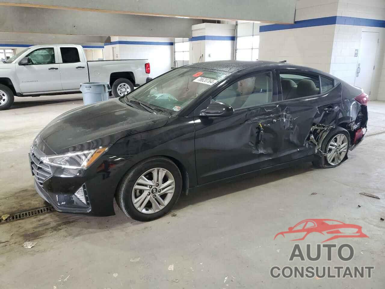 HYUNDAI ELANTRA 2019 - 5NPD84LF0KH427654