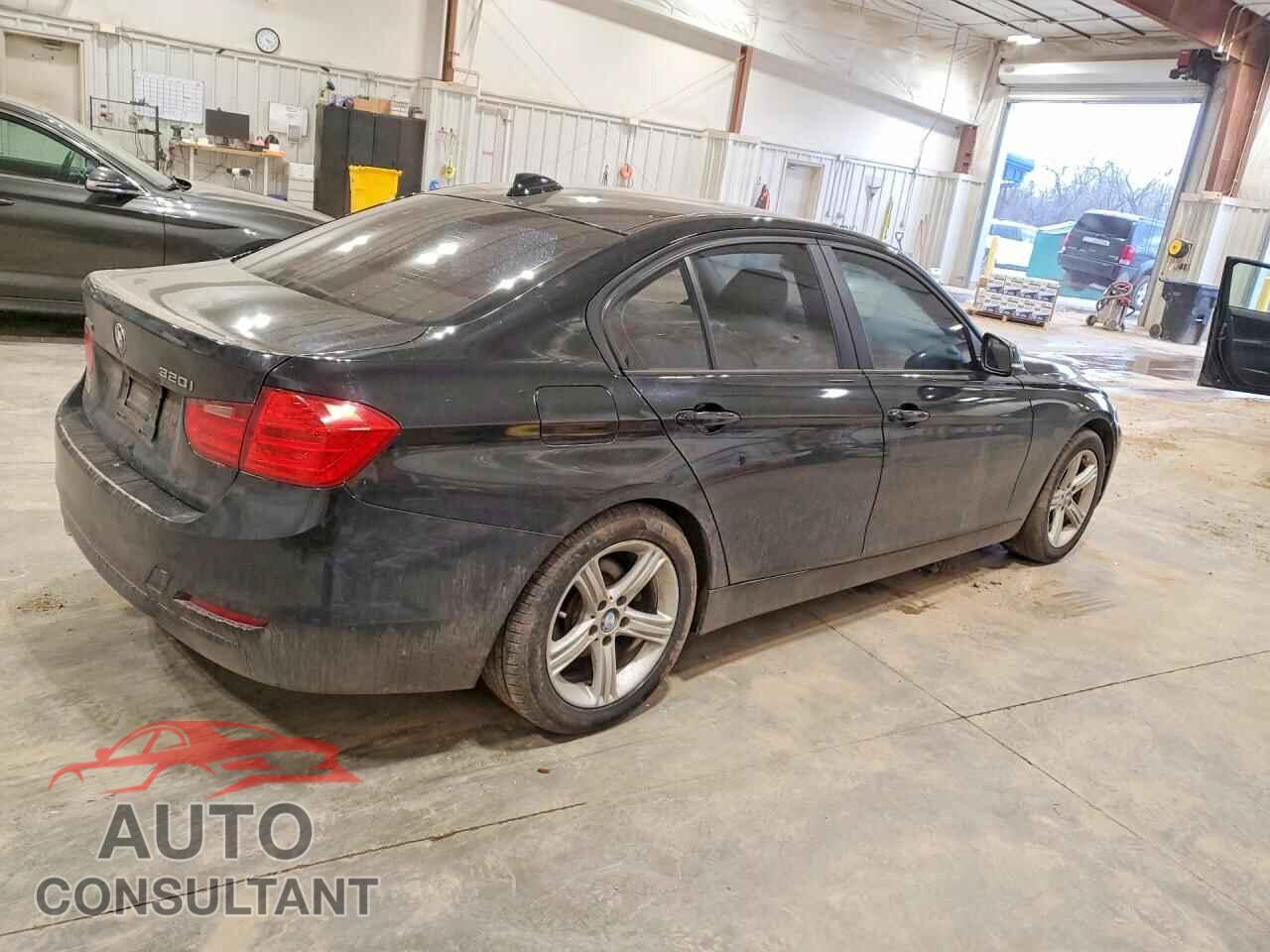 BMW 3 SERIES 2013 - WBA3C3C55DF980564