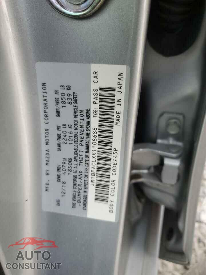 MAZDA 3 2019 - JM1BPACLXK1108686