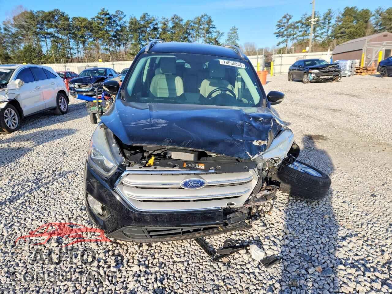 FORD ESCAPE 2017 - 1FMCU0JD5HUC42785