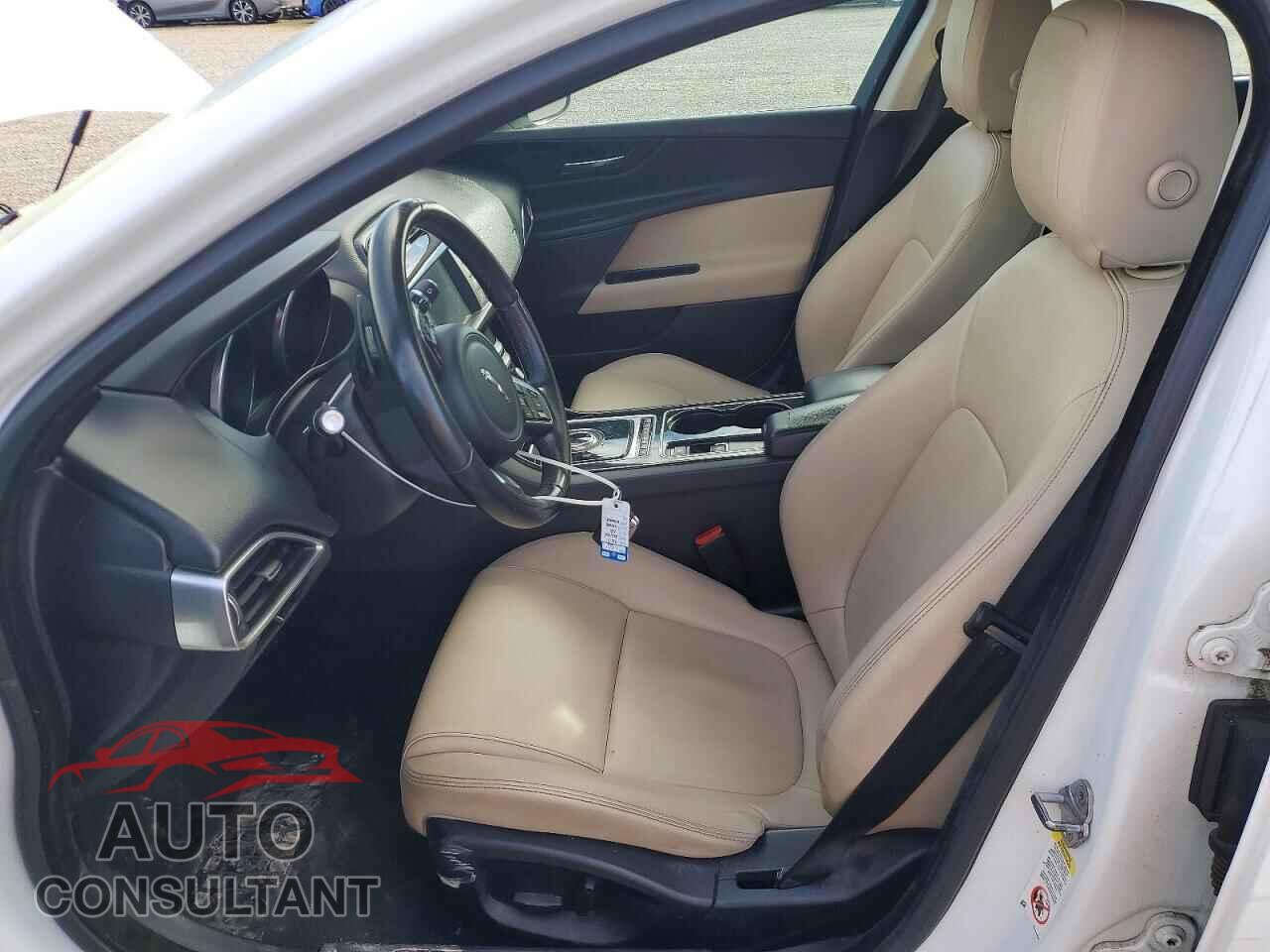 JAGUAR XE 2017 - SAJAR4BG1HA963377