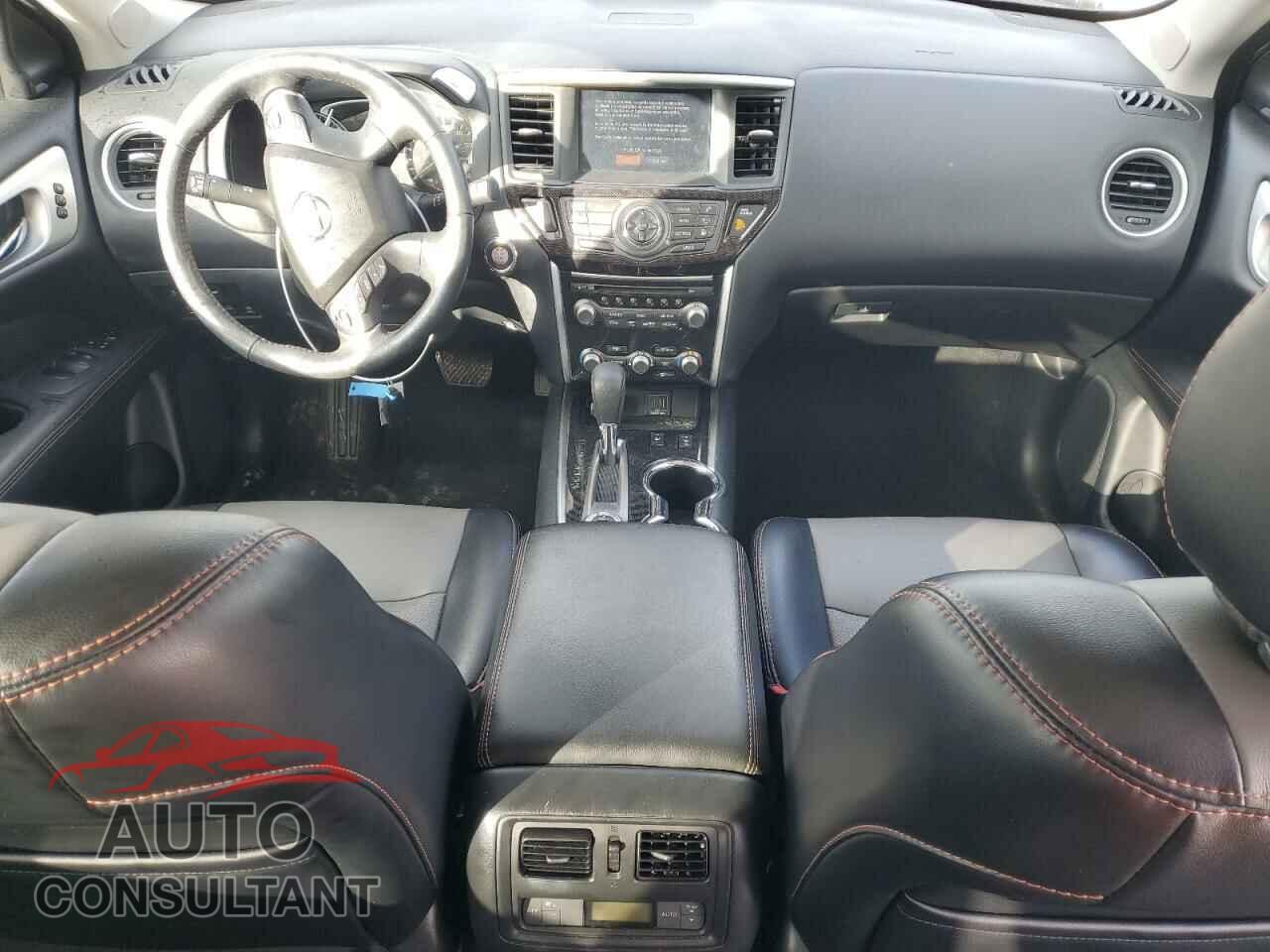 NISSAN PATHFINDER 2020 - 5N1DR2CM8LC628632