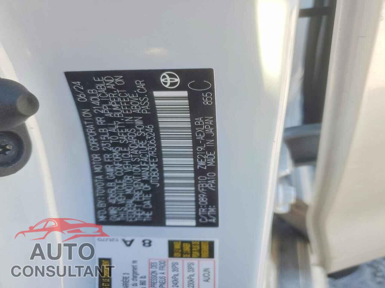 TOYOTA COROLLA 2024 - JTDBCMFE7R3063246