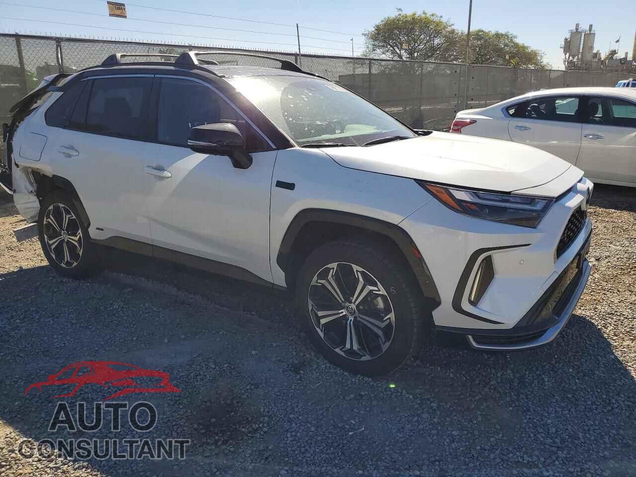TOYOTA RAV4 2024 - JTMFB3FV3RD188351