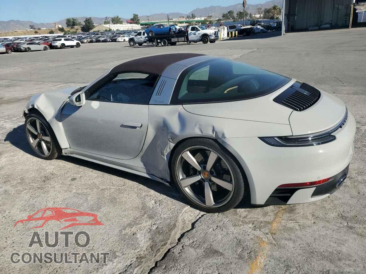 PORSCHE 911 2021 - WP0BB2A98MS235414