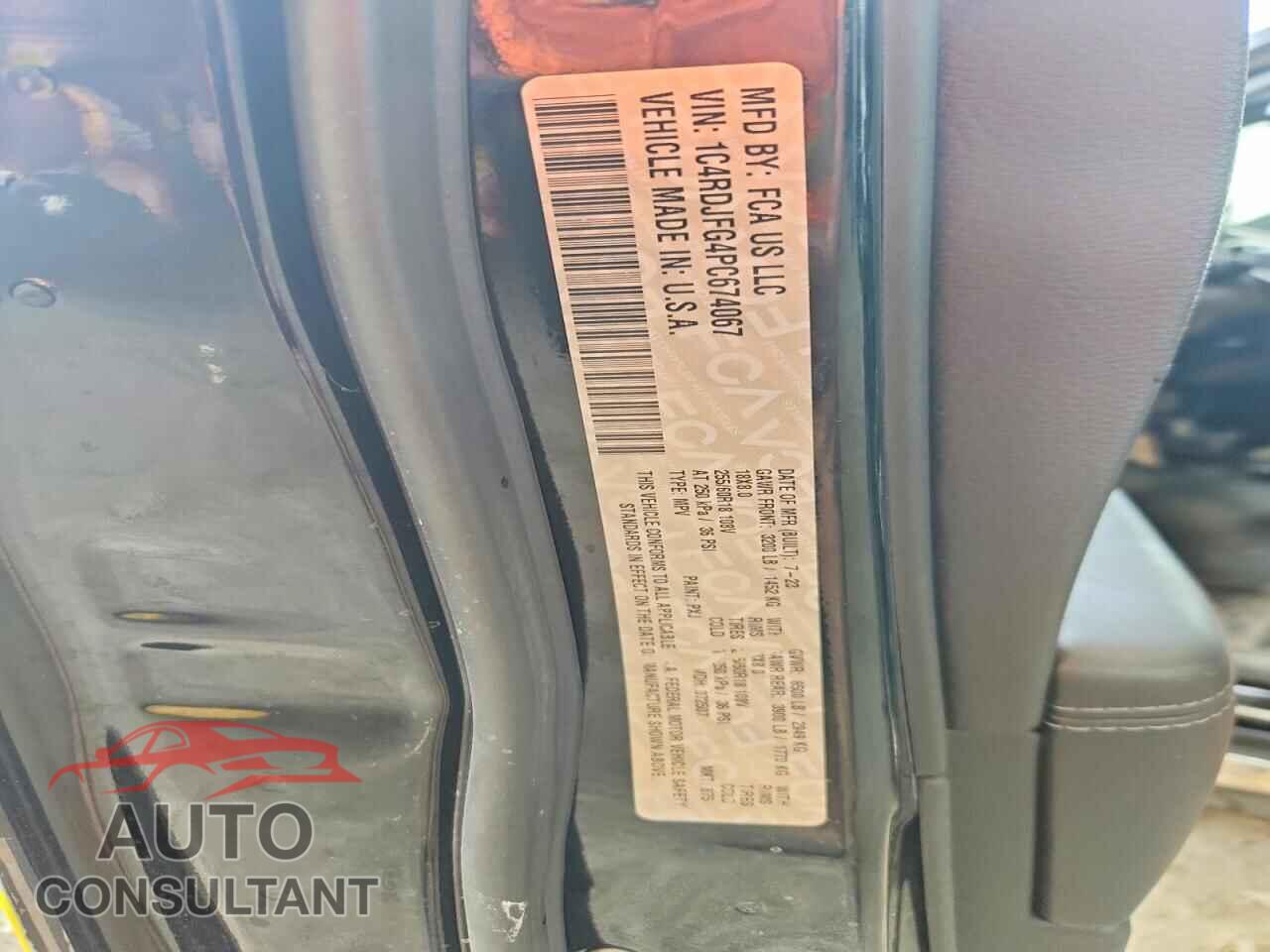 DODGE DURANGO 2023 - 1C4RDJFG4PC674067