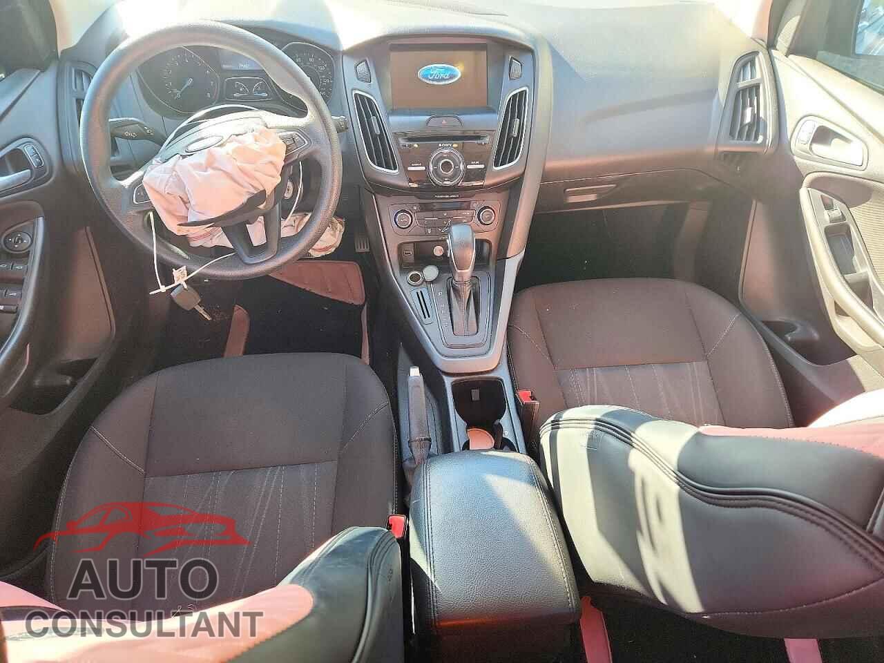 FORD FOCUS 2017 - 1FADP3M2XHL232082