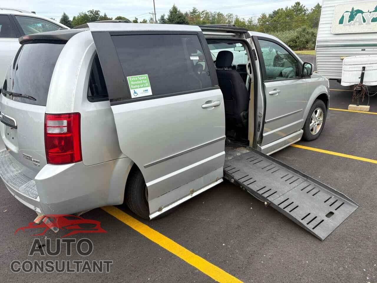 DODGE CARAVAN 2010 - 2D4RN5D12AR129716