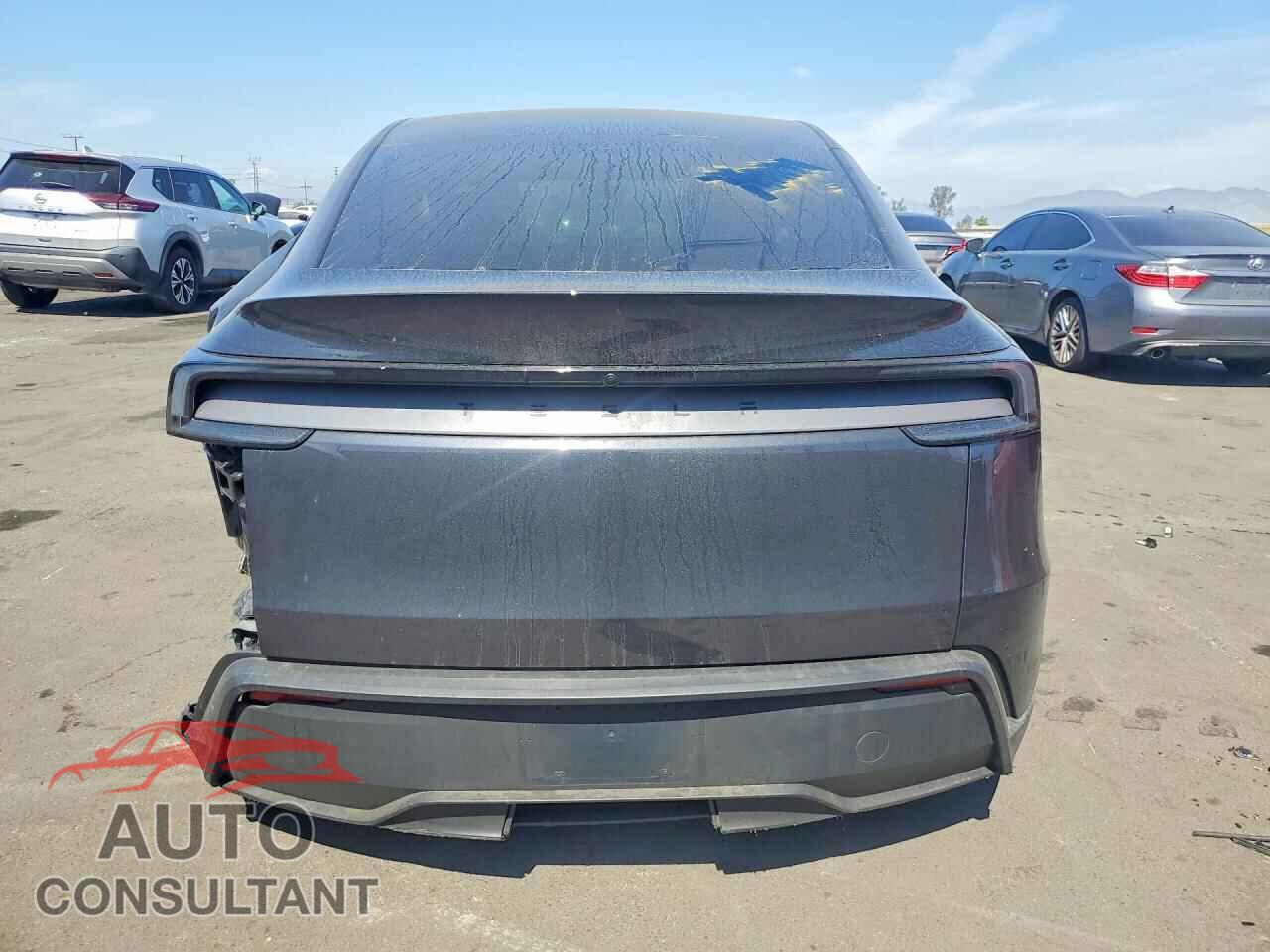 TESLA MODEL Y 2026 - 7SAYGDED1TF647355