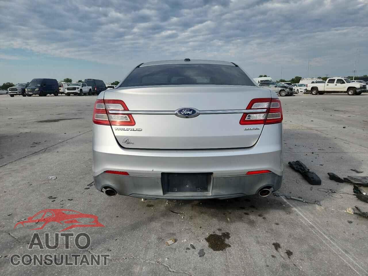 FORD TAURUS 2015 - 1FAHP2D87FG154642