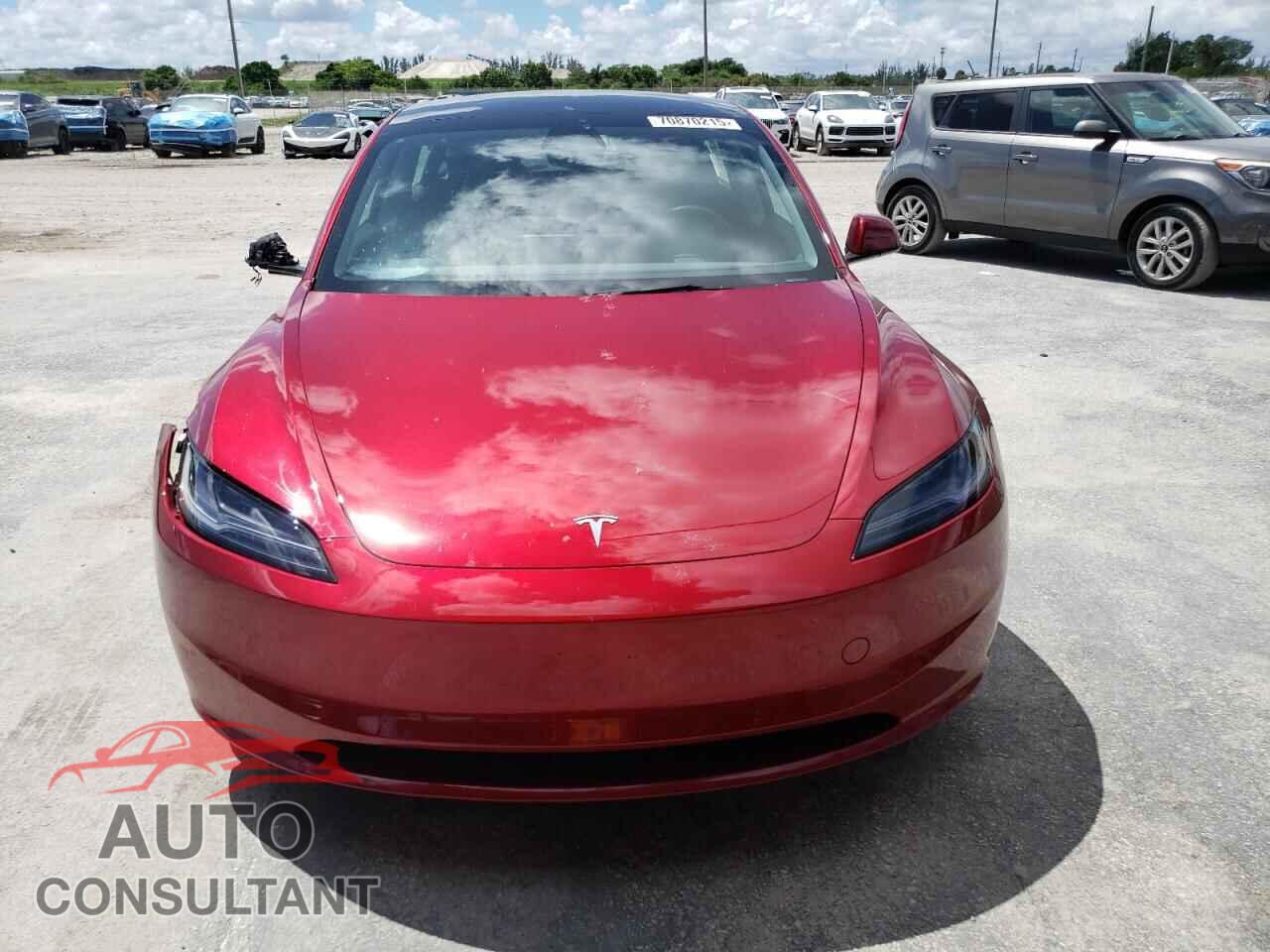 TESLA MODEL 3 2025 - 5YJ3E1EB4SF904310