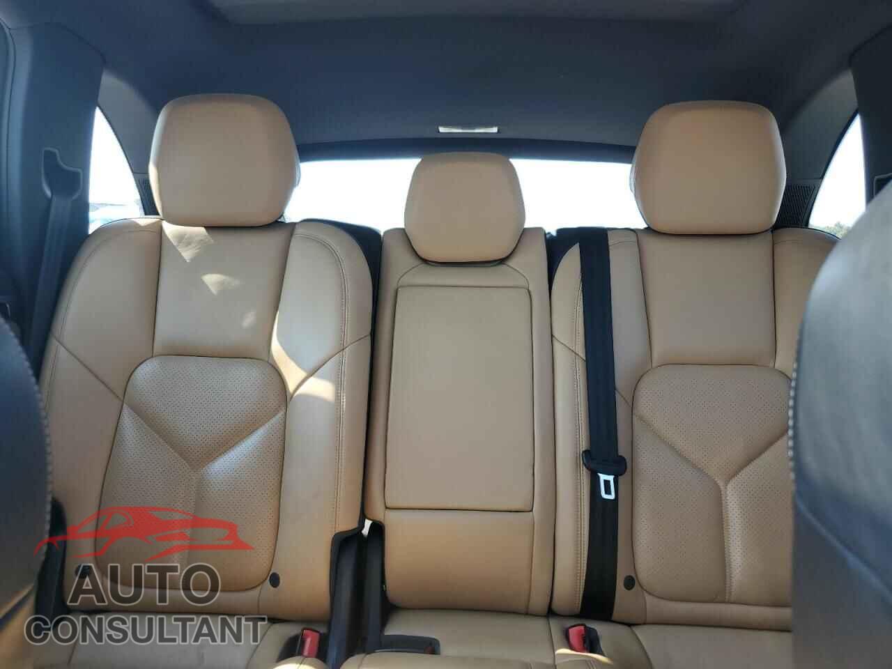 PORSCHE CAYENNE 2018 - WP1AA2A27JKA04757