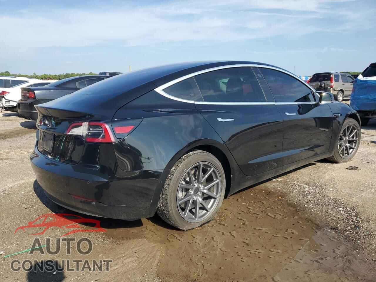 TESLA MODEL 3 2018 - 5YJ3E1EA3JF044745