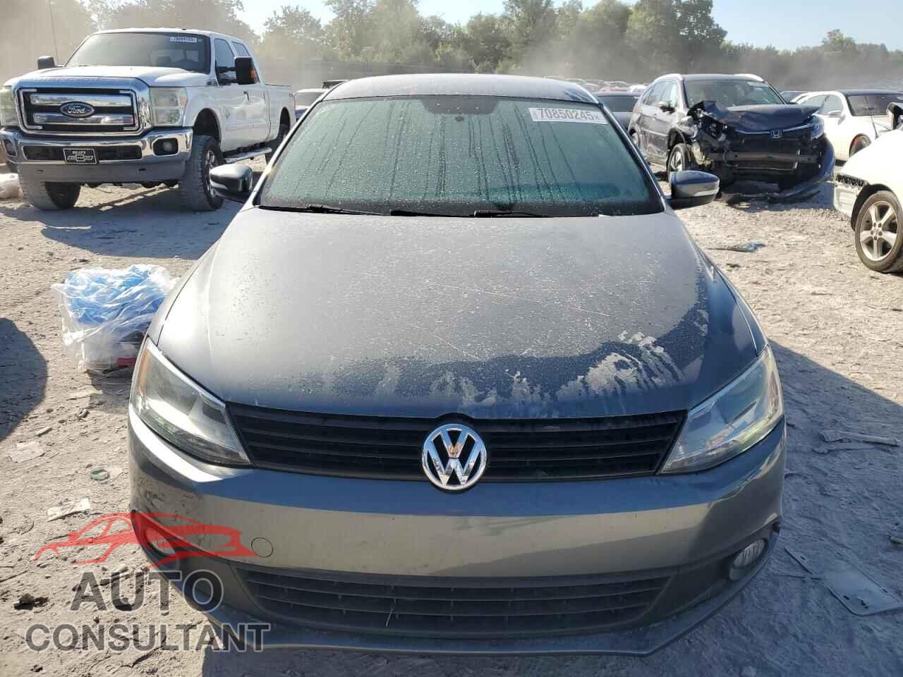 VOLKSWAGEN JETTA 2012 - 3VWDX7AJ2CM324305
