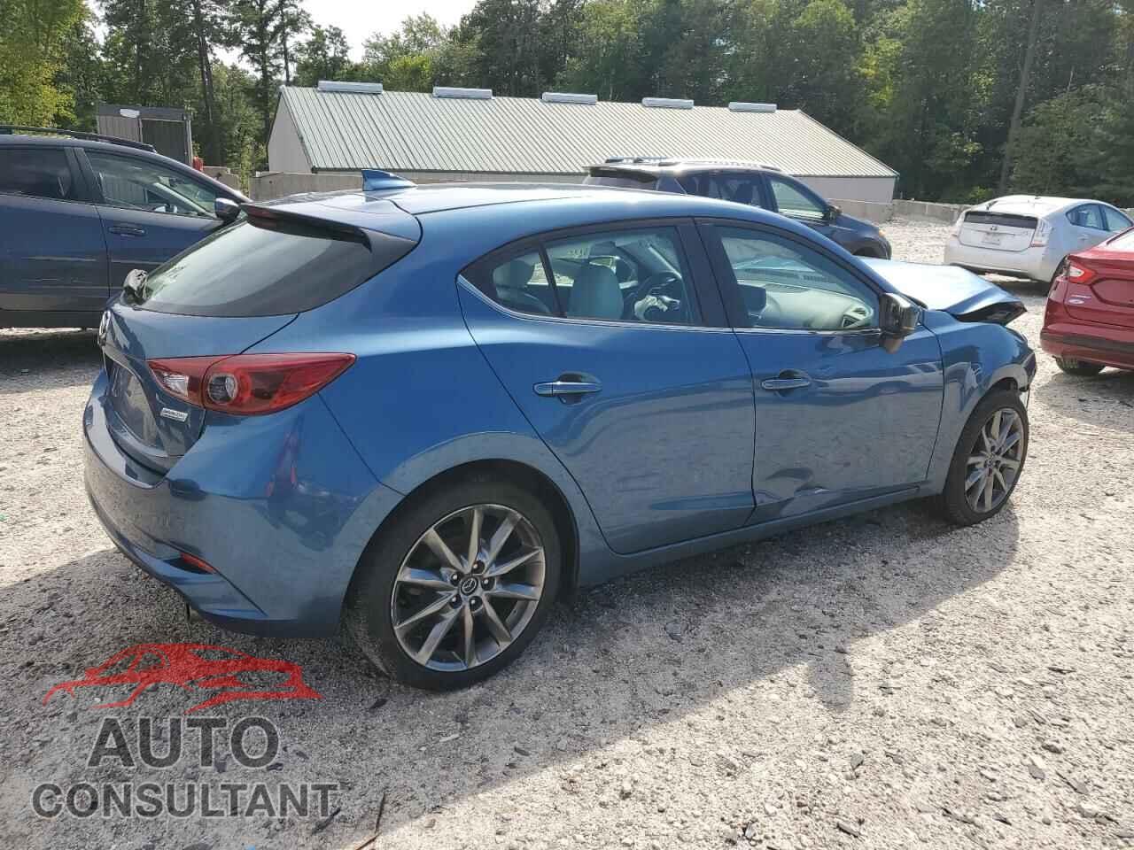 MAZDA 3 2018 - 3MZBN1M38JM195247