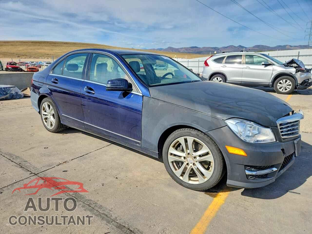 MERCEDES-BENZ C-CLASS 2013 - WDDGF8AB4DR245046