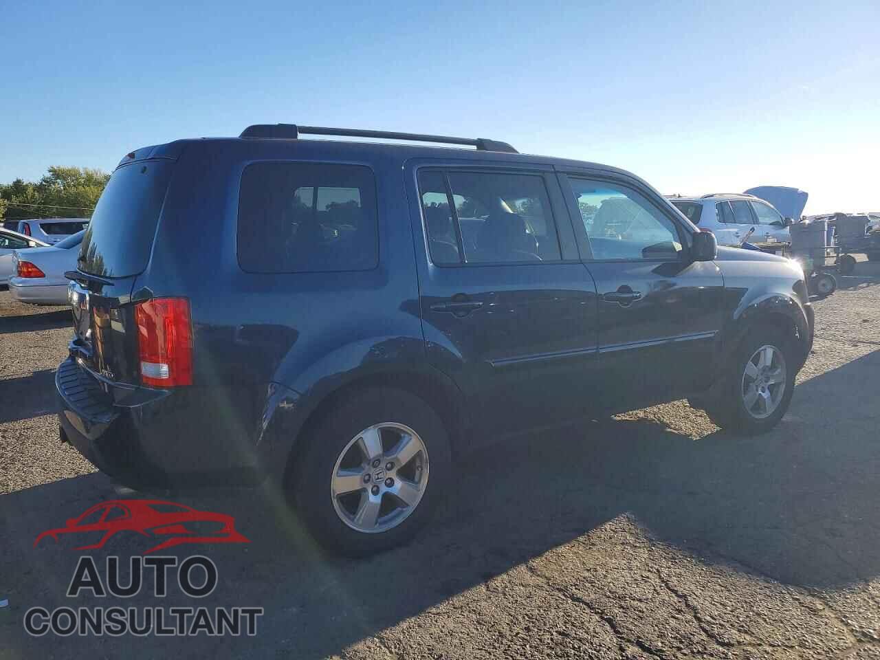 HONDA PILOT 2011 - 5FNYF4H50BB090036