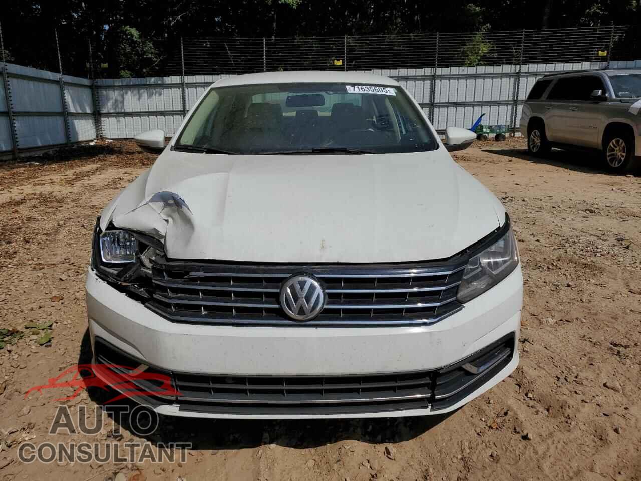 VOLKSWAGEN PASSAT 2017 - 1VWAT7A36HC064340