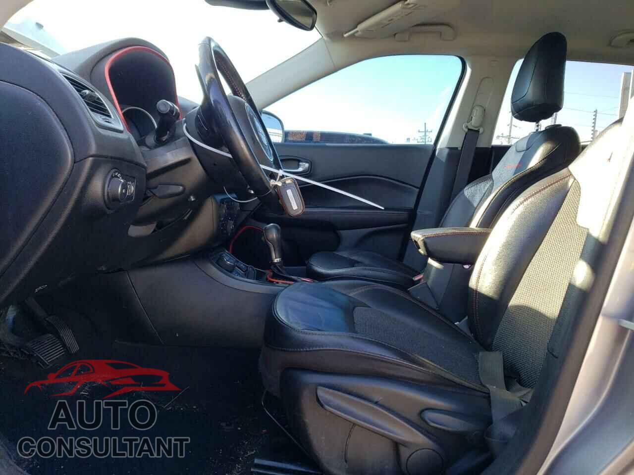 JEEP COMPASS 2020 - 3C4NJDDB4LT189586