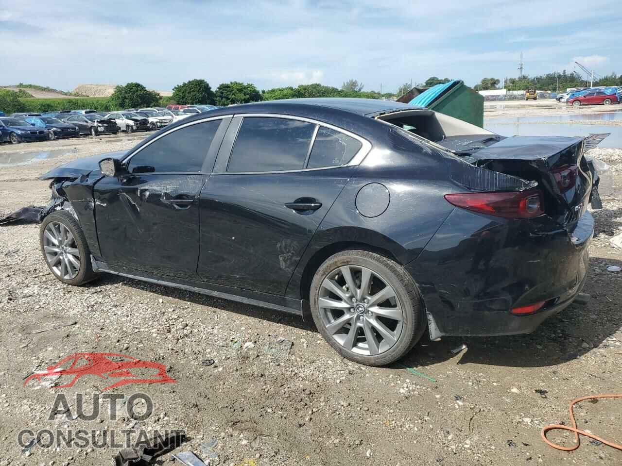 MAZDA 3 2023 - 3MZBPACM8PM357567