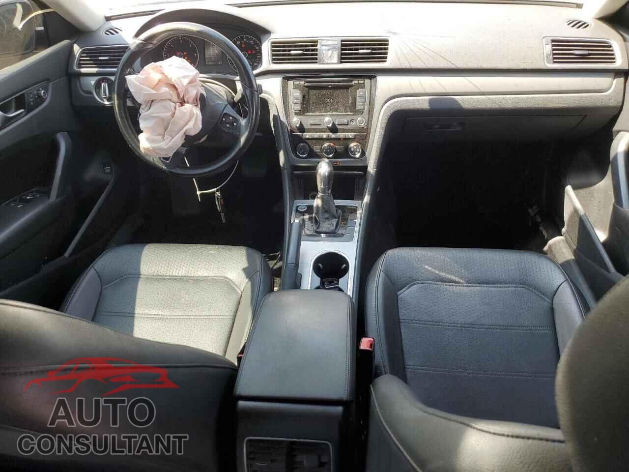 VOLKSWAGEN PASSAT 2014 - 1VWBN7A32EC062112