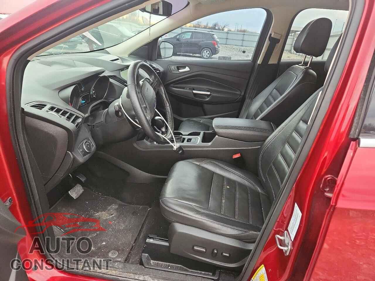 FORD ESCAPE 2017 - 1FMCU9JD3HUD64954