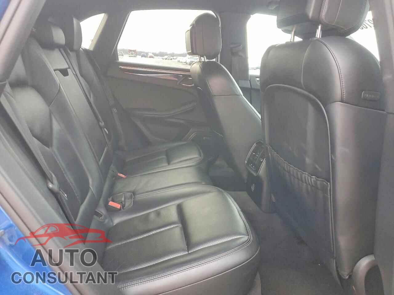 PORSCHE MACAN 2017 - WP1AA2A54HLB04913