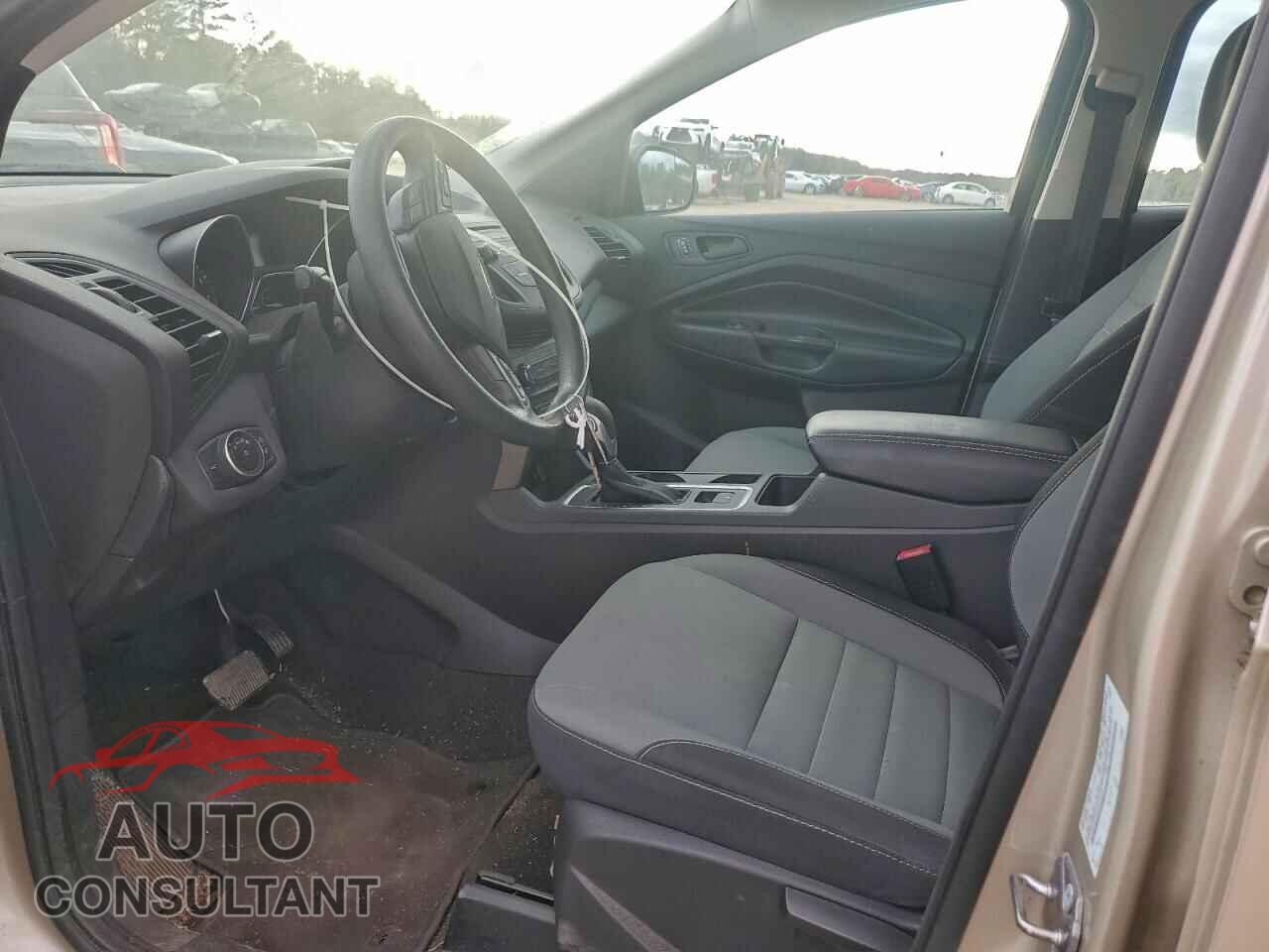 FORD ESCAPE 2017 - 1FMCU0F7XHUC31381