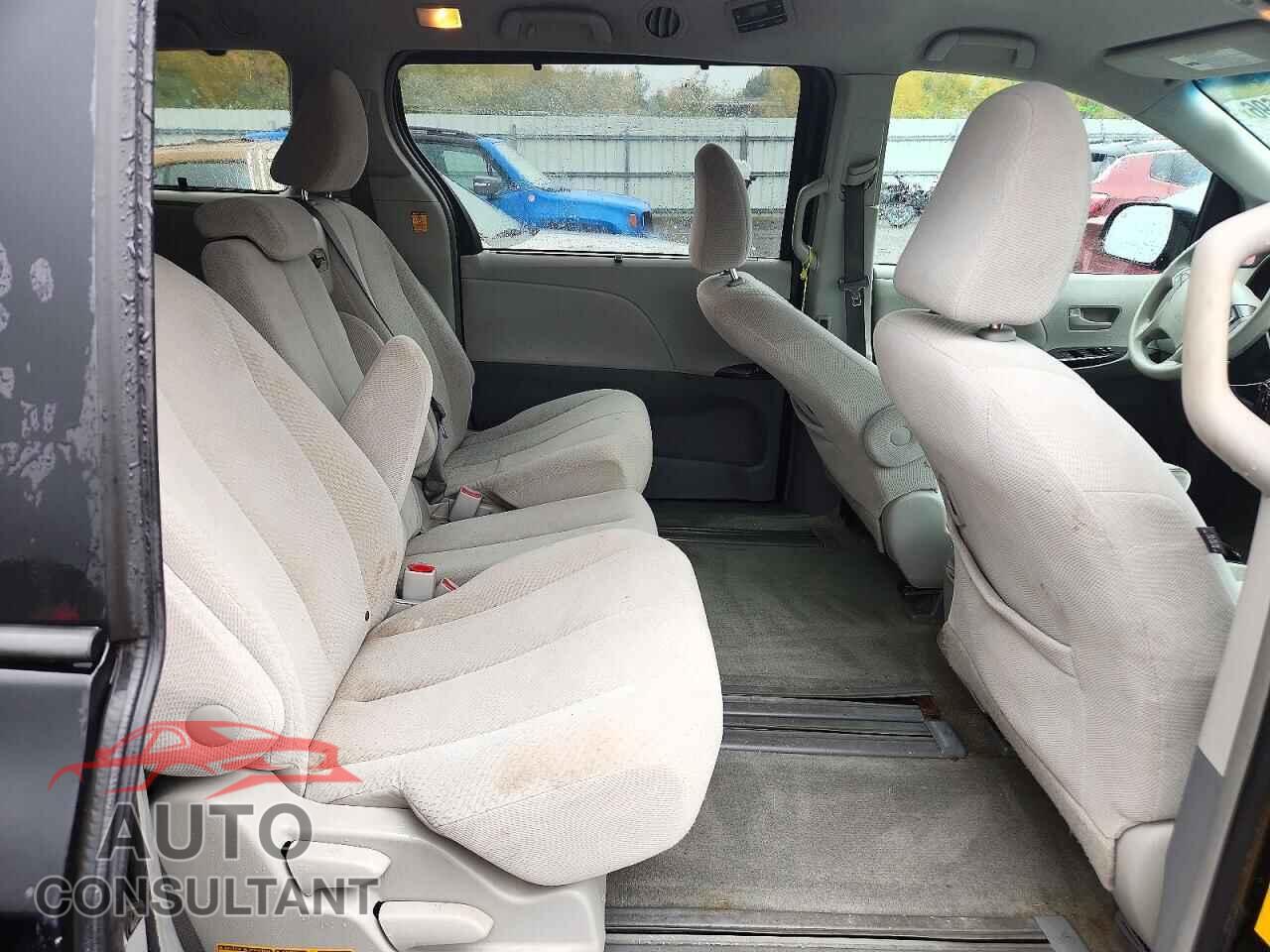 TOYOTA SIENNA 2013 - 5TDKK3DC8DS342470