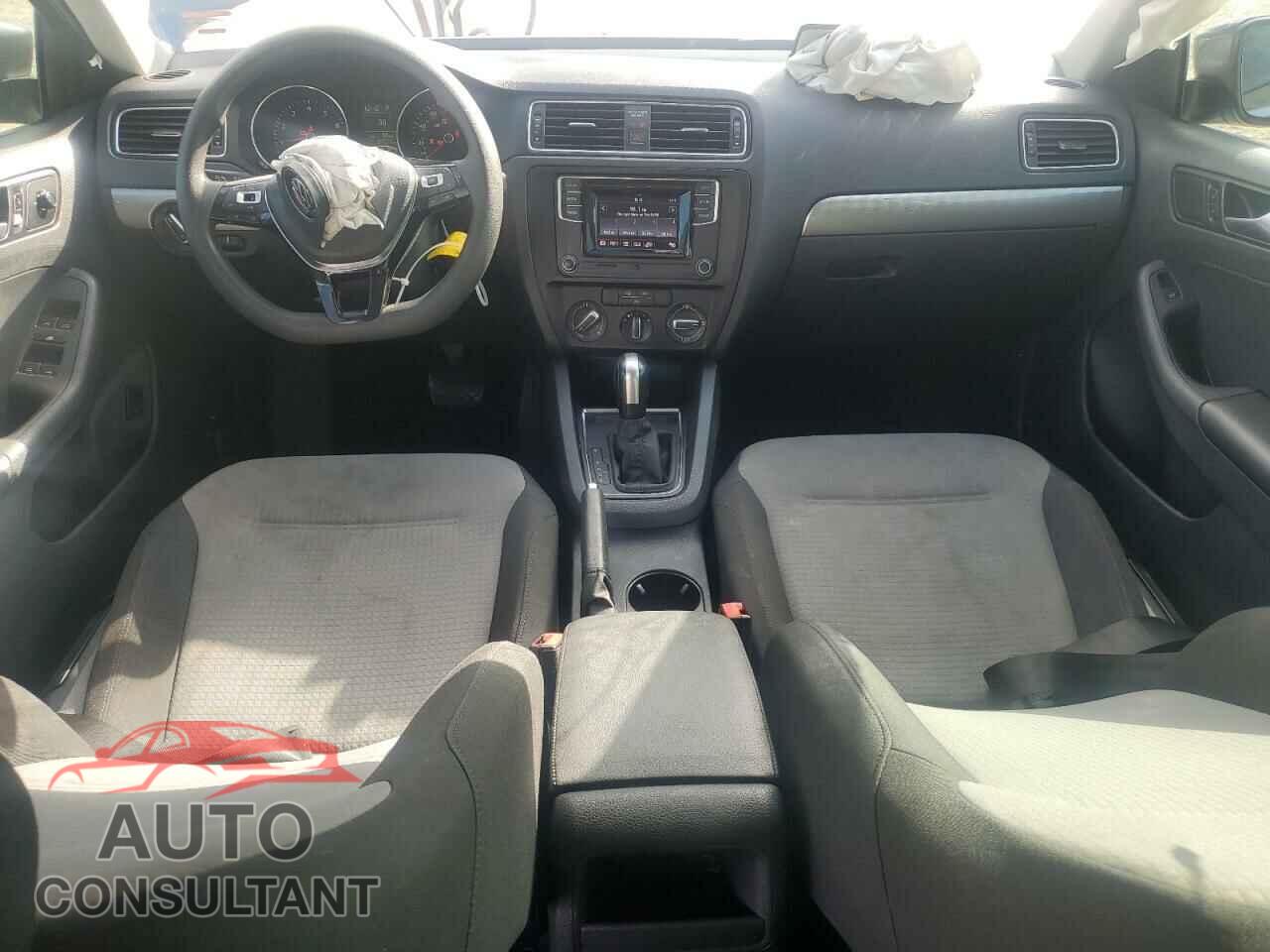 VOLKSWAGEN JETTA 2017 - 3VW2B7AJ7HM270755